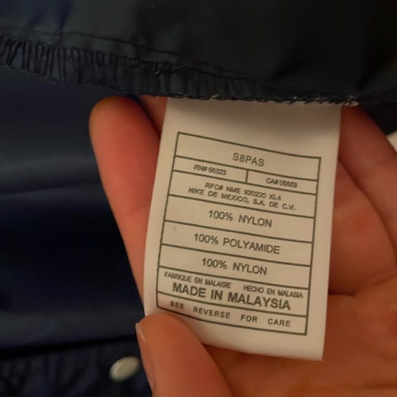 NAVY VINTAGE NIKE WINDBREAKER - Picture 6 of 6
